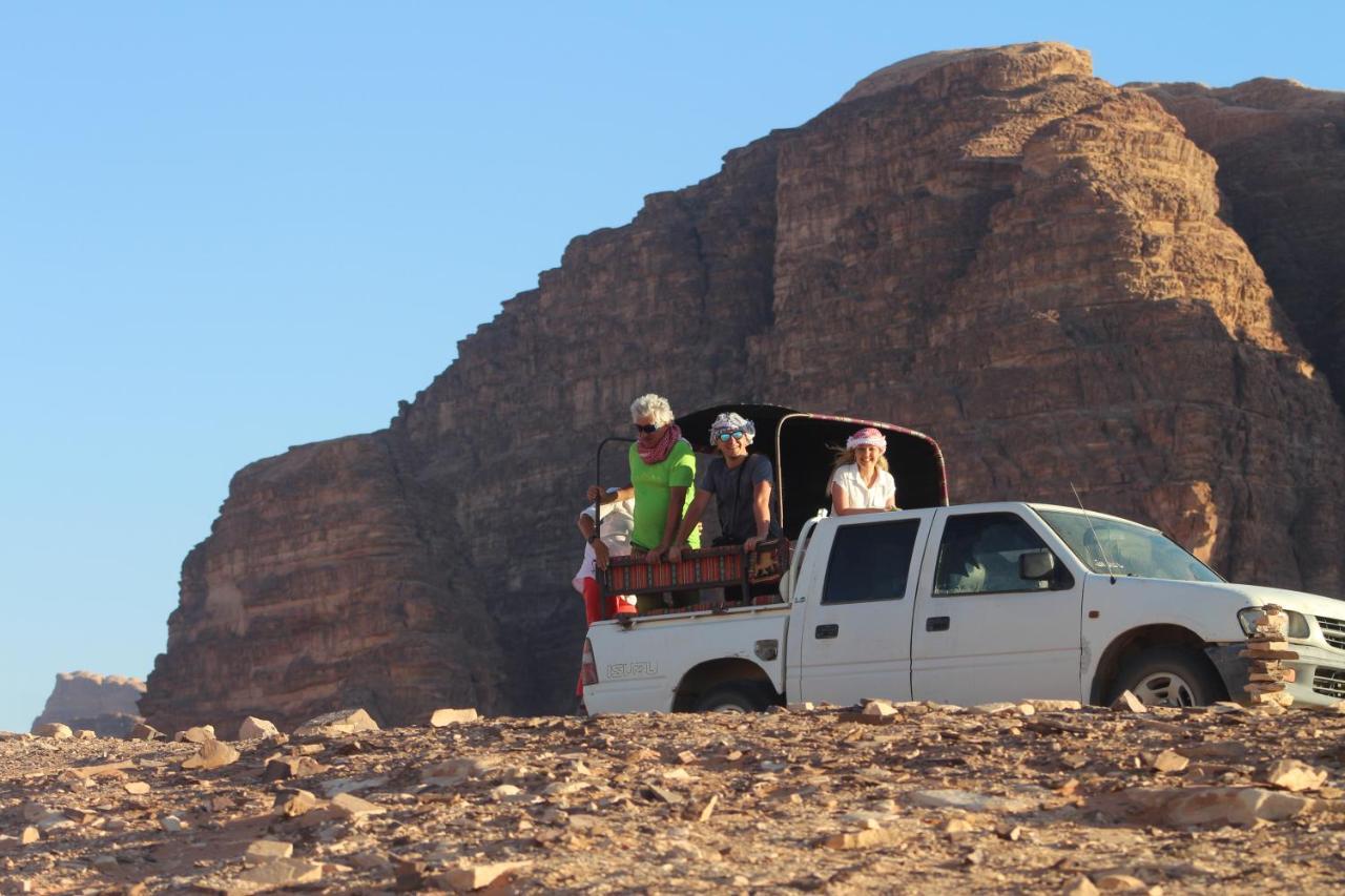 Rum Warm Bubble Camp Hotel Wadi Rum Eksteriør billede