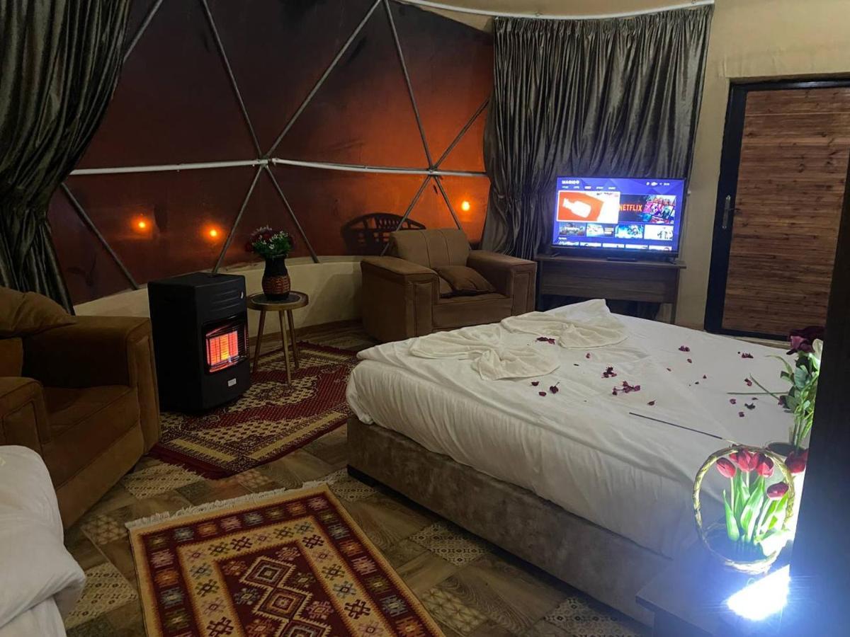 Rum Warm Bubble Camp Hotel Wadi Rum Eksteriør billede